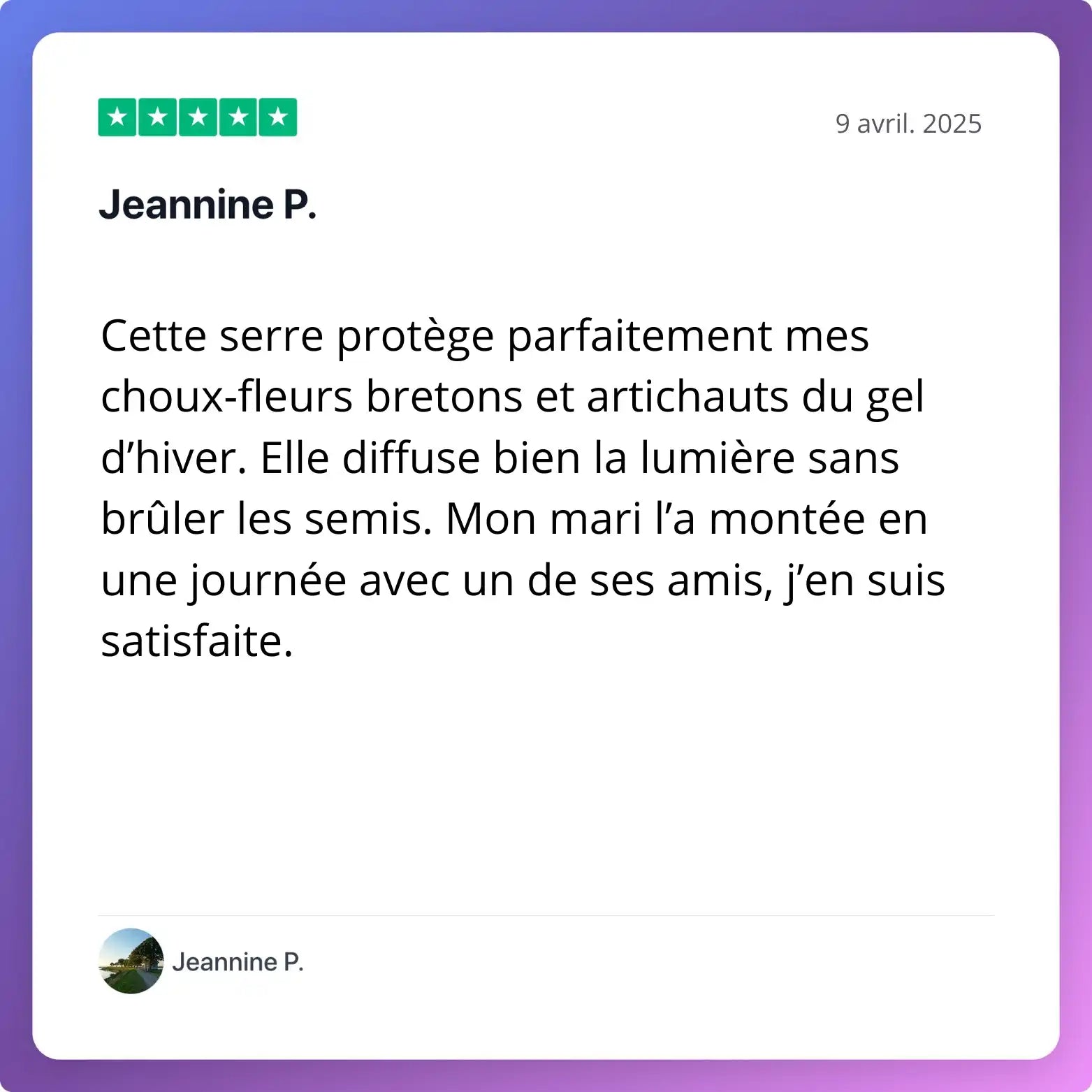 Serre de jardin en polycarbonate qui diffuse bien la chaleur et la lumière
